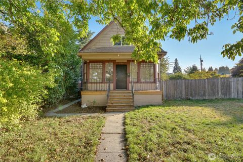 Photo of 3108 S 8th St St, Tacoma, WA 98405 (MLS # 2437139)