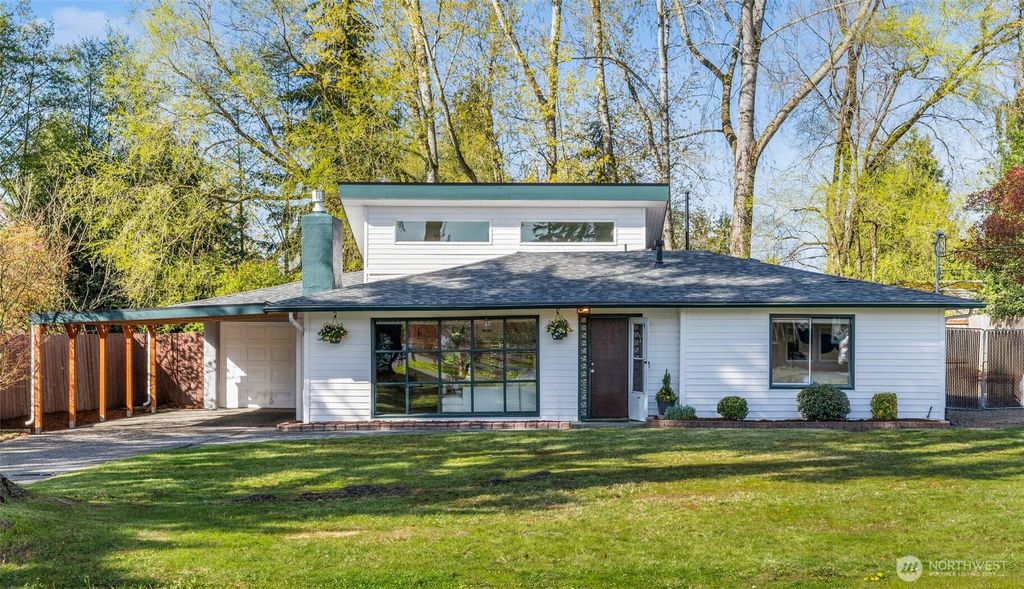 Photo of 7 W Beech Street, Everett, WA 98203 (MLS # 2360932)
