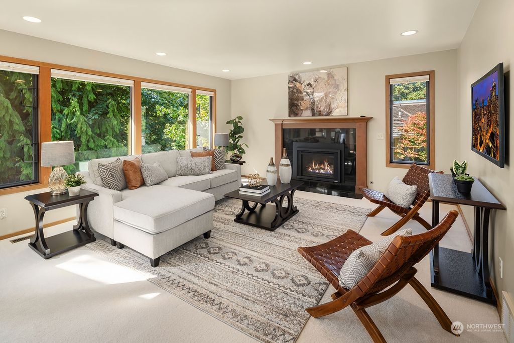 Photo of 4533 172nd Avenue SE, Bellevue, WA 98006 (MLS # 2163093)