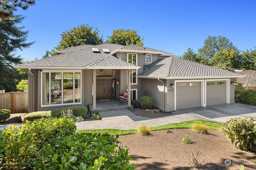 Photo of 4533 172nd Avenue SE, Bellevue, WA 98006 (MLS # 2163093)