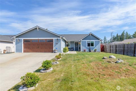 Photo of 1137 Highland Avenue, Port Angeles, WA 98362 (MLS # 2545868)