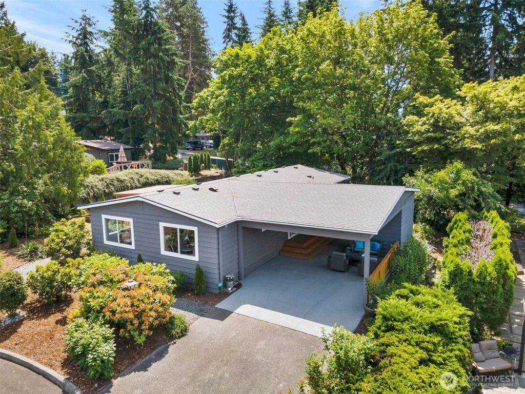 Photo of 714 WANDERING CREEK Drive, Bothell, WA 98021 (MLS # 2397311)