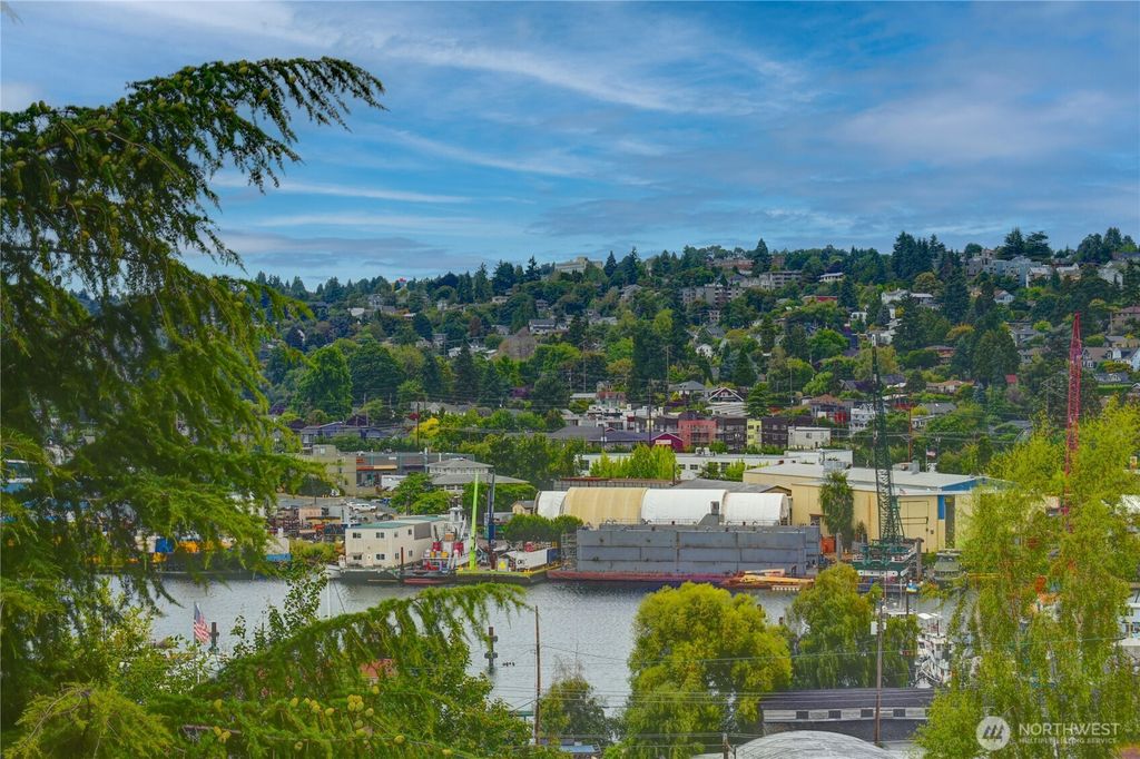 Photo of 625 W Emerson Street, Seattle, WA 98119 (MLS # 2409228)