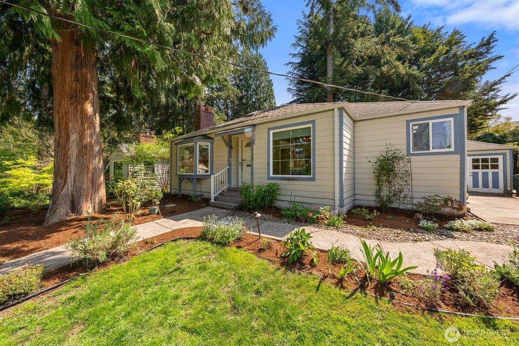 Photo of 2733 NE 89th Street, Seattle, WA 98115 (MLS # 2355344)