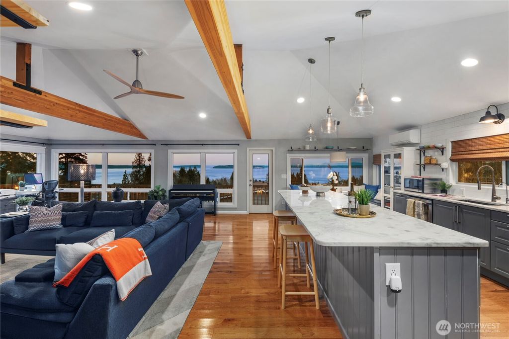 Photo of 612 Park Avenue, Mukilteo, WA 98275 (MLS # 2471643)