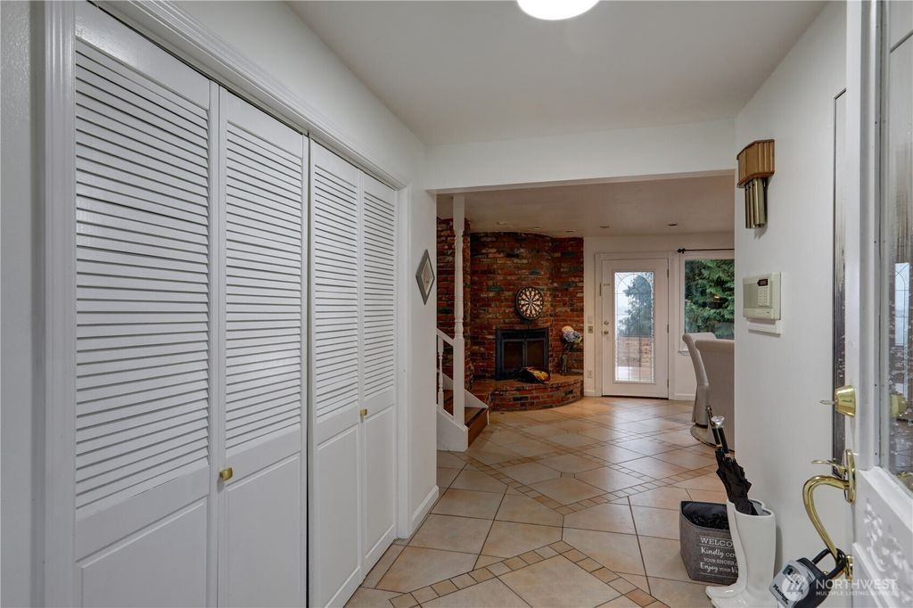 Photo of 10538 48th Place NE, Kirkland, WA 98033 (MLS # 2475313)