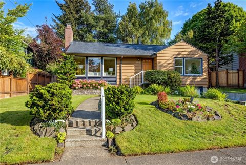 Photo of 8232 39th Avenue NE, Seattle, WA 98115 (MLS # 2523220)