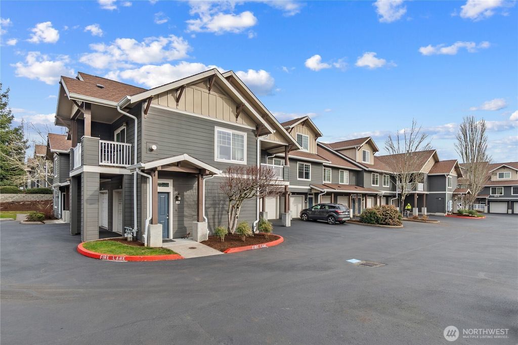 Photo of 10800 SE 17TH Circle #B18, Vancouver, WA 98664 (MLS # 2475280)