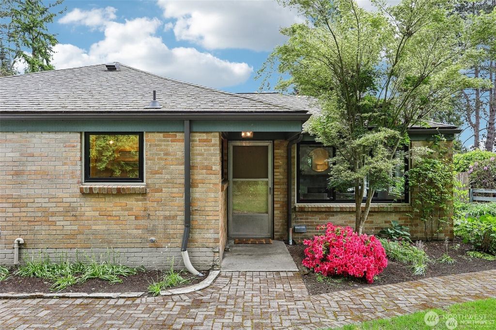 Photo of 3532 NE 97th Street, Seattle, WA 98115 (MLS # 2390799)