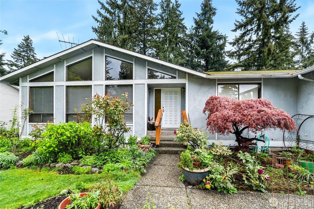 Photo of 6353 121st Avenue SE, Bellevue, WA 98006 (MLS # 2513259)