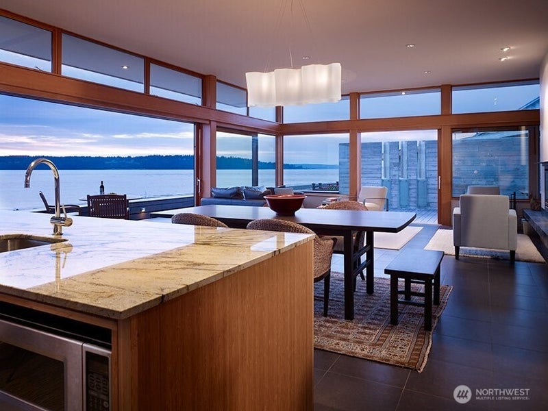 23 Sand Point Way