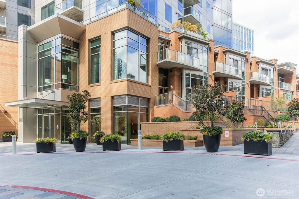 Photo of 10610 NE 9th Place #1104, Bellevue, WA 98004 (MLS # 2355890)