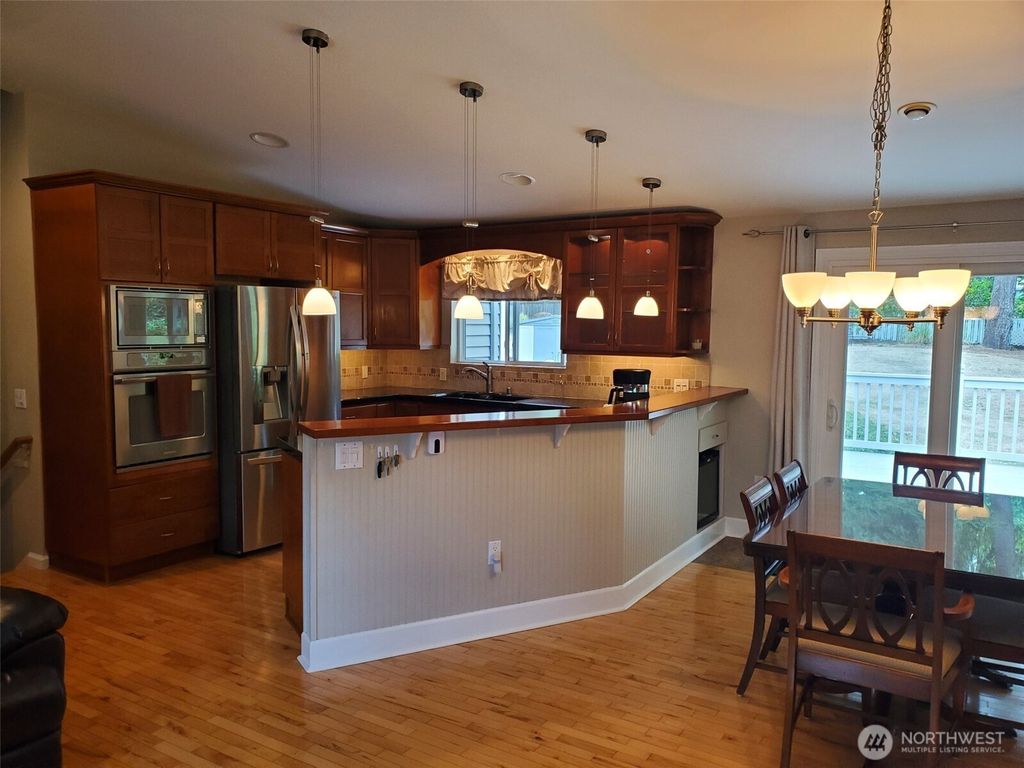Photo of 18803 156th Ave Ave NE, Woodinville, WA 98072 (MLS # 2406379)
