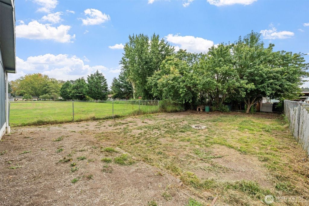 Photo of 412 N 2nd Avenue S, Algona, WA 98001 (MLS # 2428440)