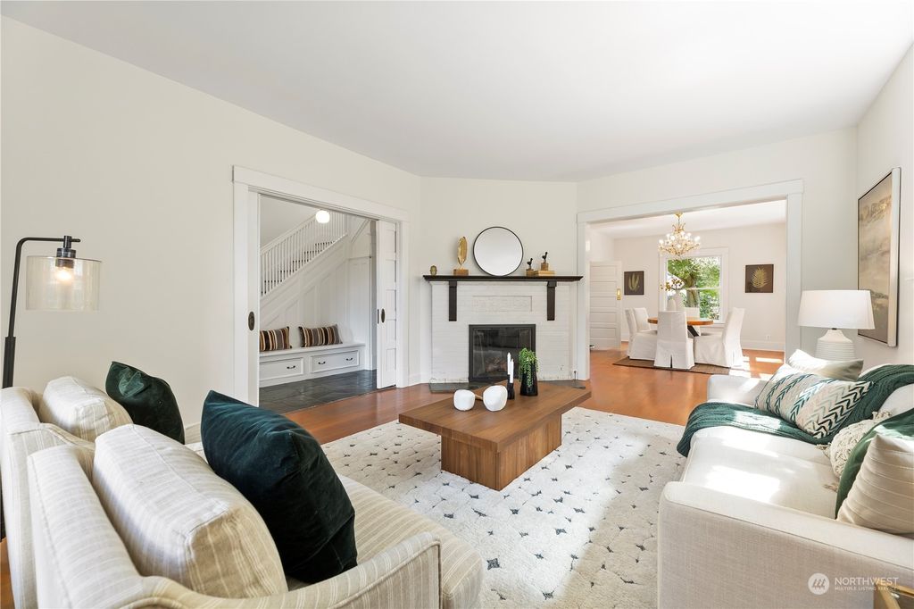 Photo of 1814 4th Avenue W, Seattle, WA 98119 (MLS # 2158199)