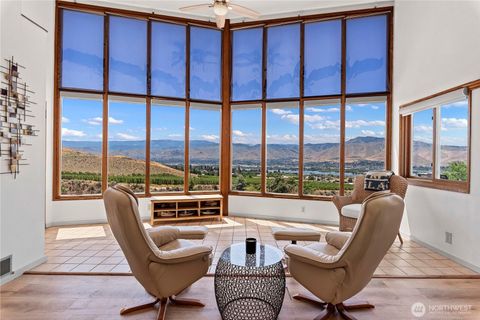 Photo of 71 Blue Grade Road, East Wenatchee, WA 98802 (MLS # 2397821)