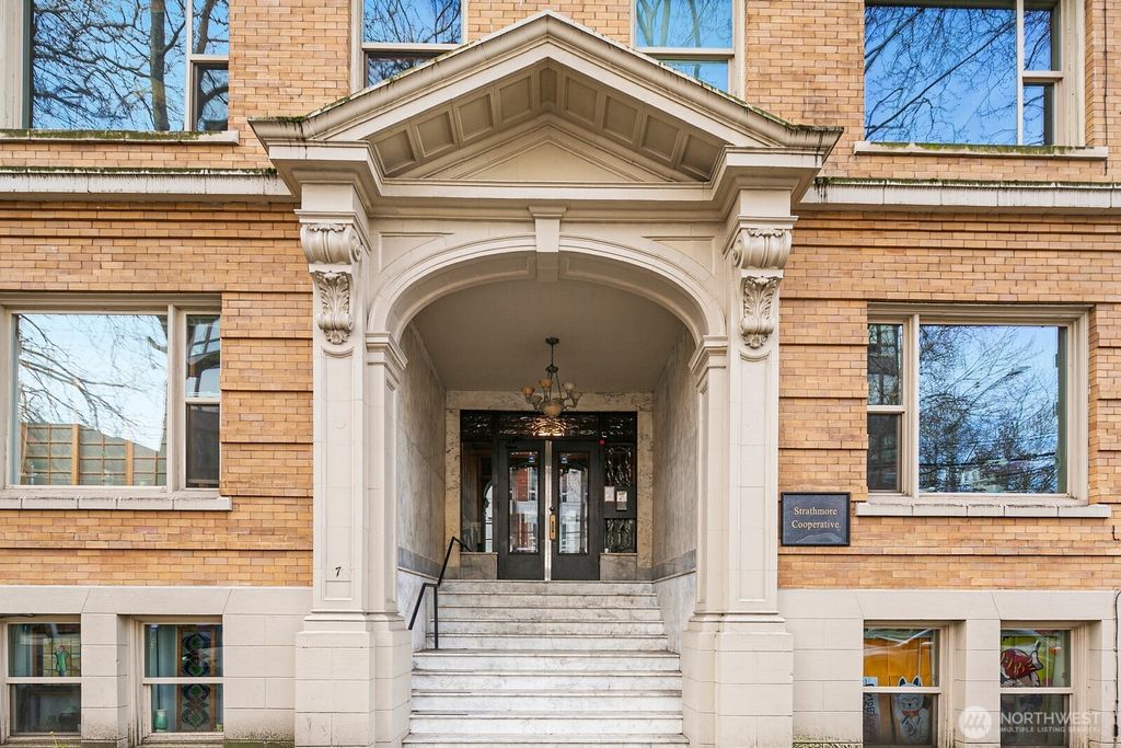 Photo of 7 Harrison Street #39, Seattle, WA 98109 (MLS # 2516533)