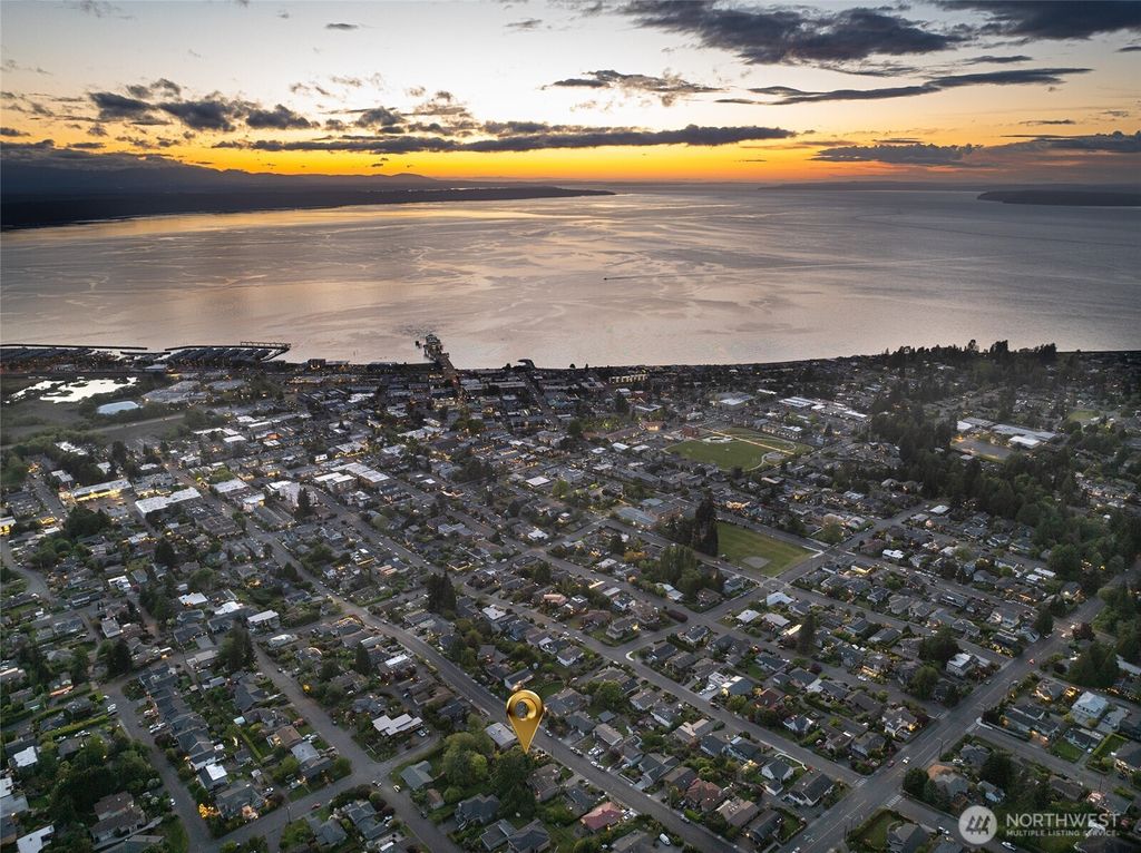 Photo of 816 Walnut Street, Edmonds, WA 98020 (MLS # 2523670)