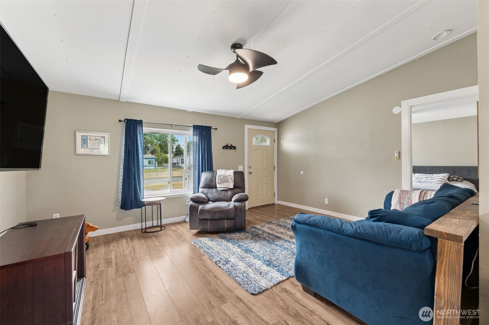 2005 77th Street Ct E