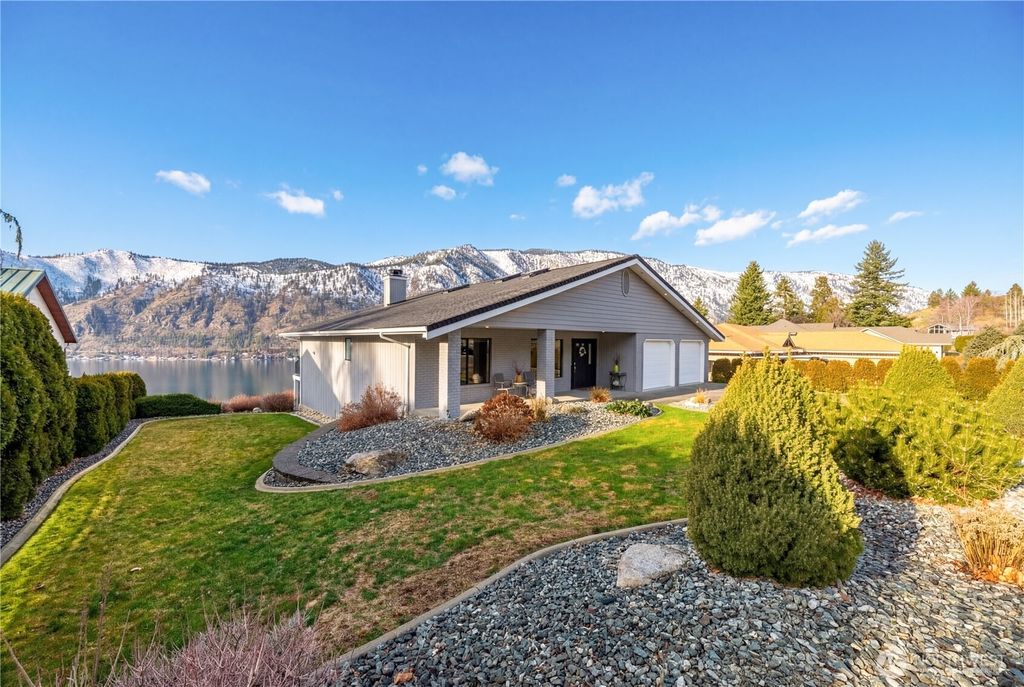 Photo of 2885 Lakeshore Drive, Manson, WA 98831 (MLS # 2468286)