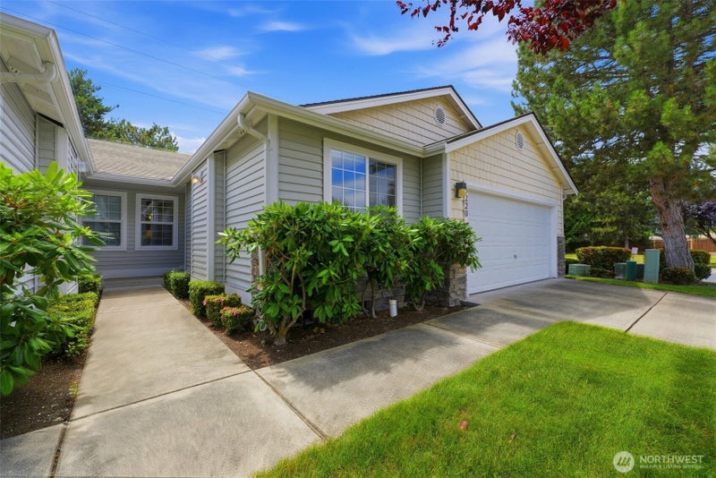 5220 77th Street W 8