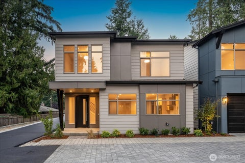 Photo of 12319 NE 70th Lane, Kirkland, WA 98033 (MLS # 2577637)