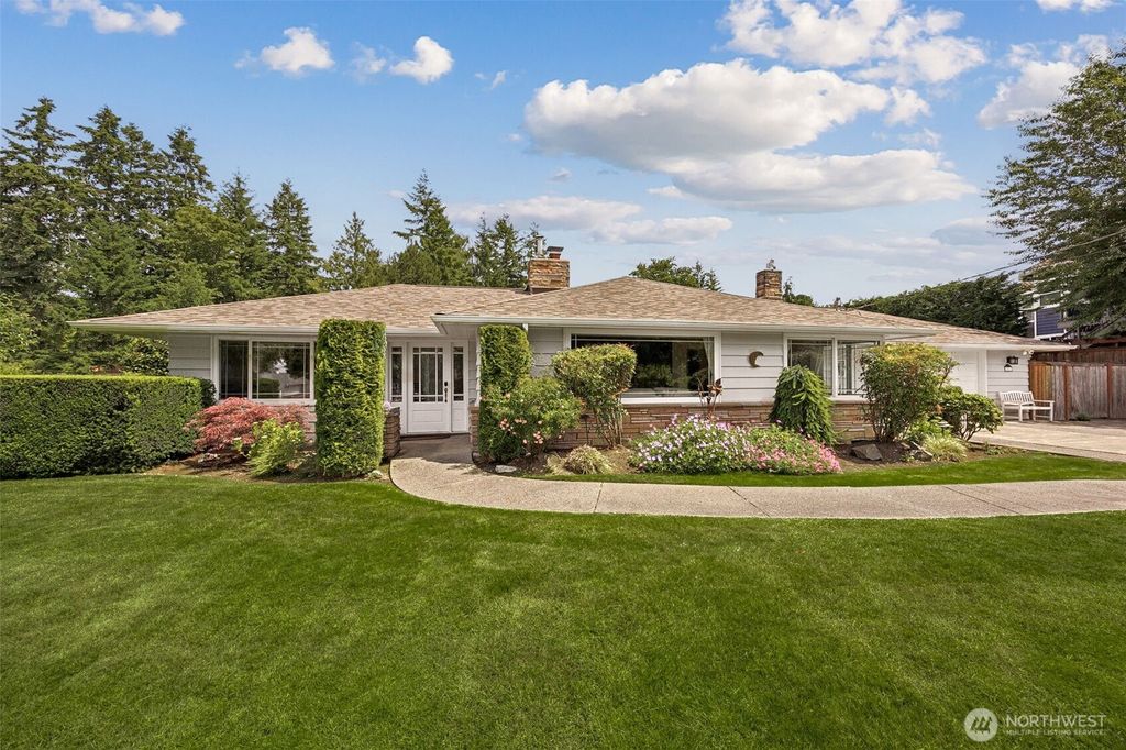 Photo of 19614 Marine View Drive SW, Normandy Park, WA 98166 (MLS # 2393074)