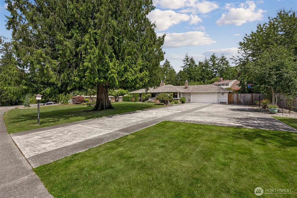 Photo of 19614 Marine View Drive SW, Normandy Park, WA 98166 (MLS # 2393074)