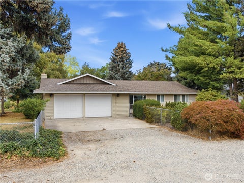 Photo of 2446 N Ashland Avenue, East Wenatchee, WA 98802 (MLS # 2583324)