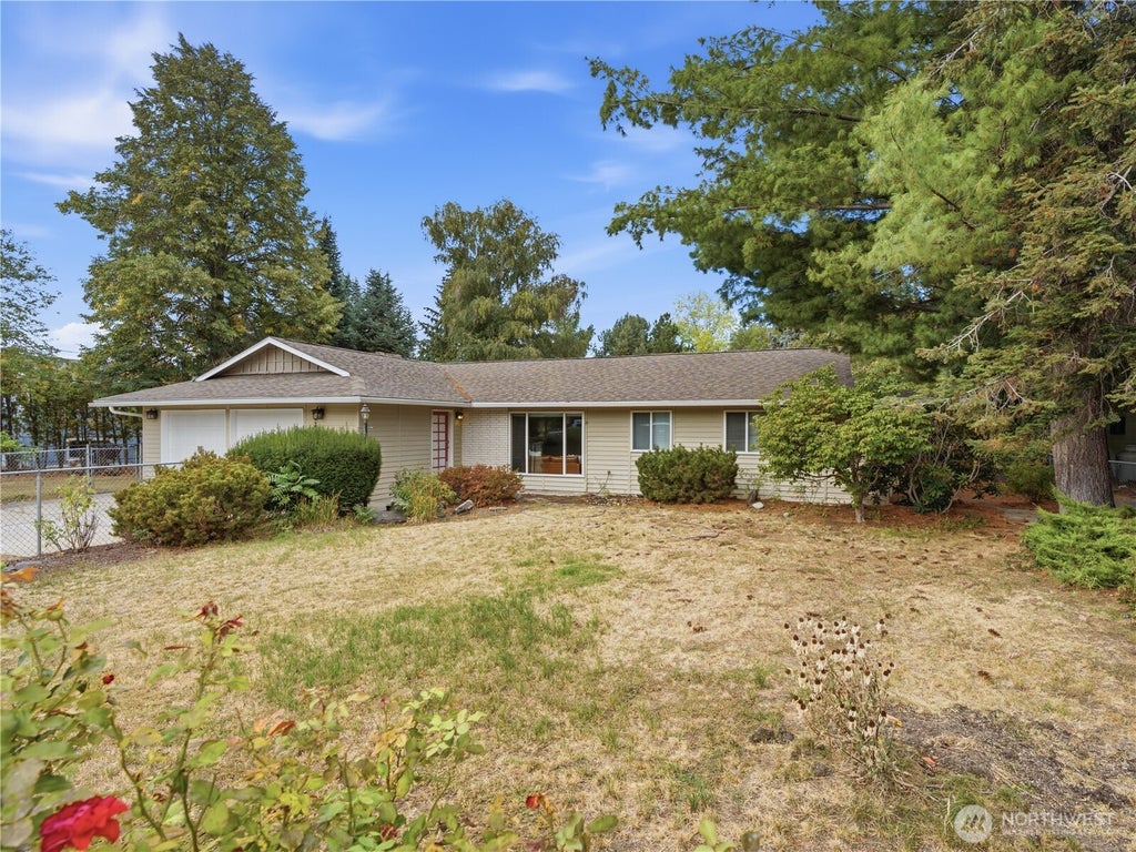 Photo of 2446 N Ashland Avenue, East Wenatchee, WA 98802 (MLS # 2583324)