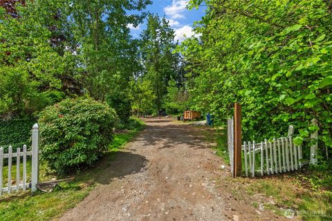 Photo of 4208 252nd Street Ct E, Spanaway, WA 98387 (MLS # 2521325)