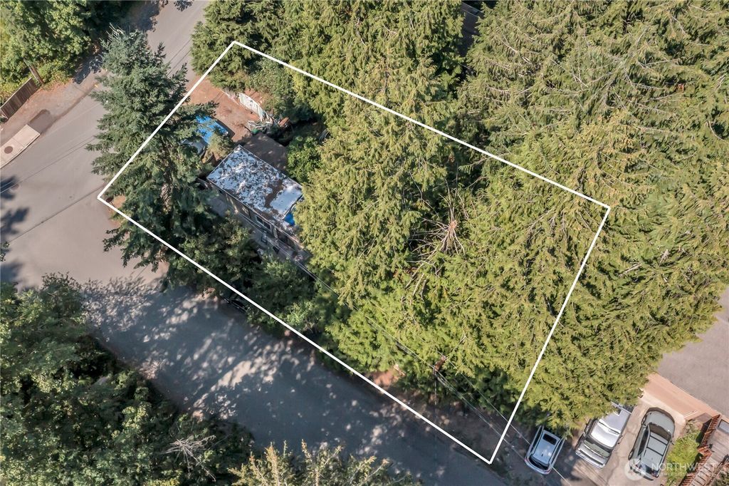 Photo of 1302 208th Avenue NE, Sammamish, WA 98074 (MLS # 2425857)