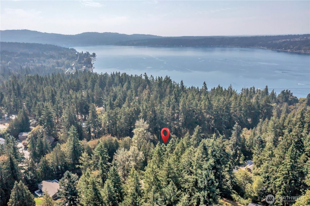 Photo of 1302 208th Avenue NE, Sammamish, WA 98074 (MLS # 2425857)