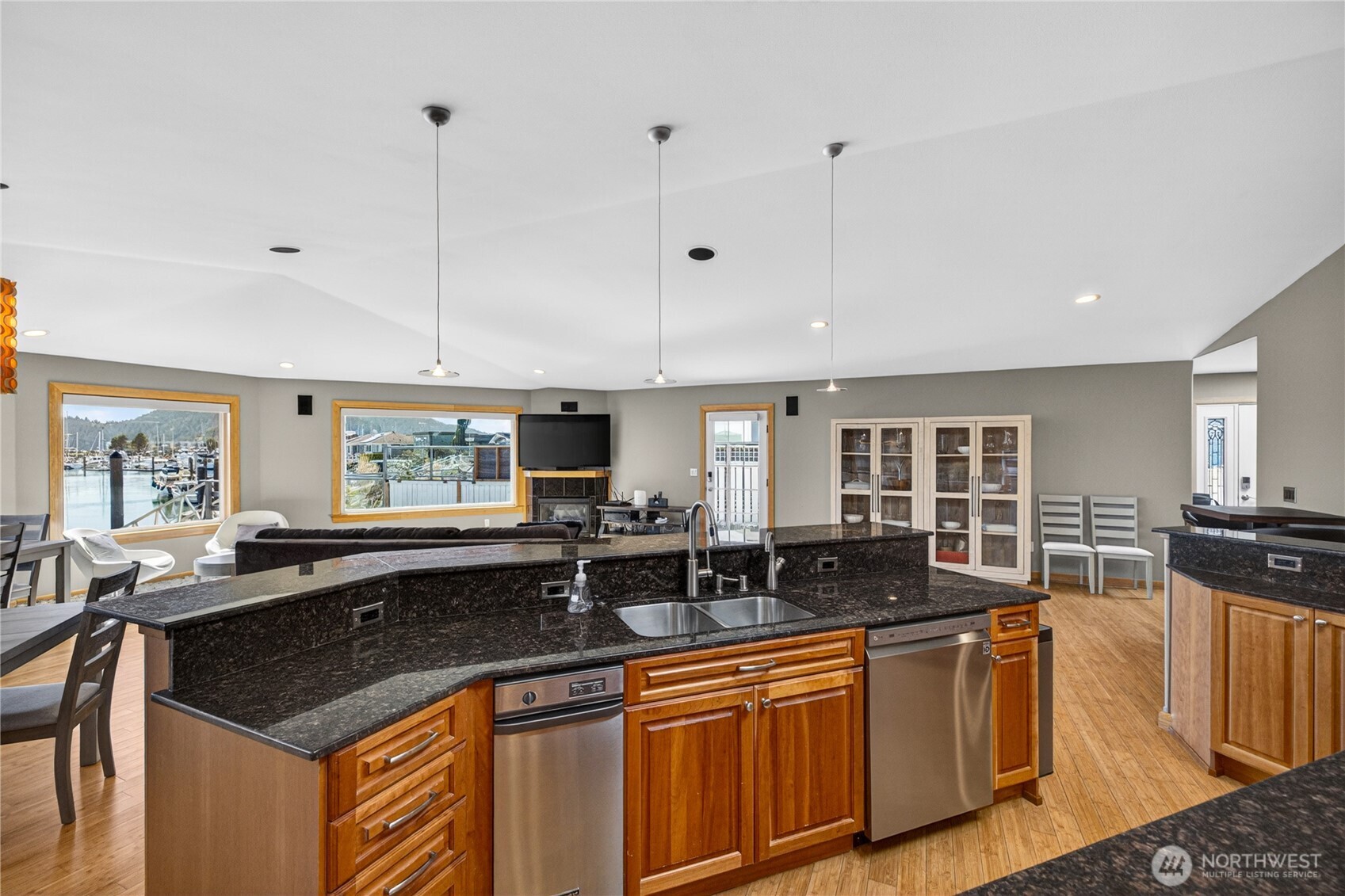 Anacortes, Washington, 98221, United States, 3 Bedrooms Bedrooms, ,3 BathroomsBathrooms,Residential,Active,2037569