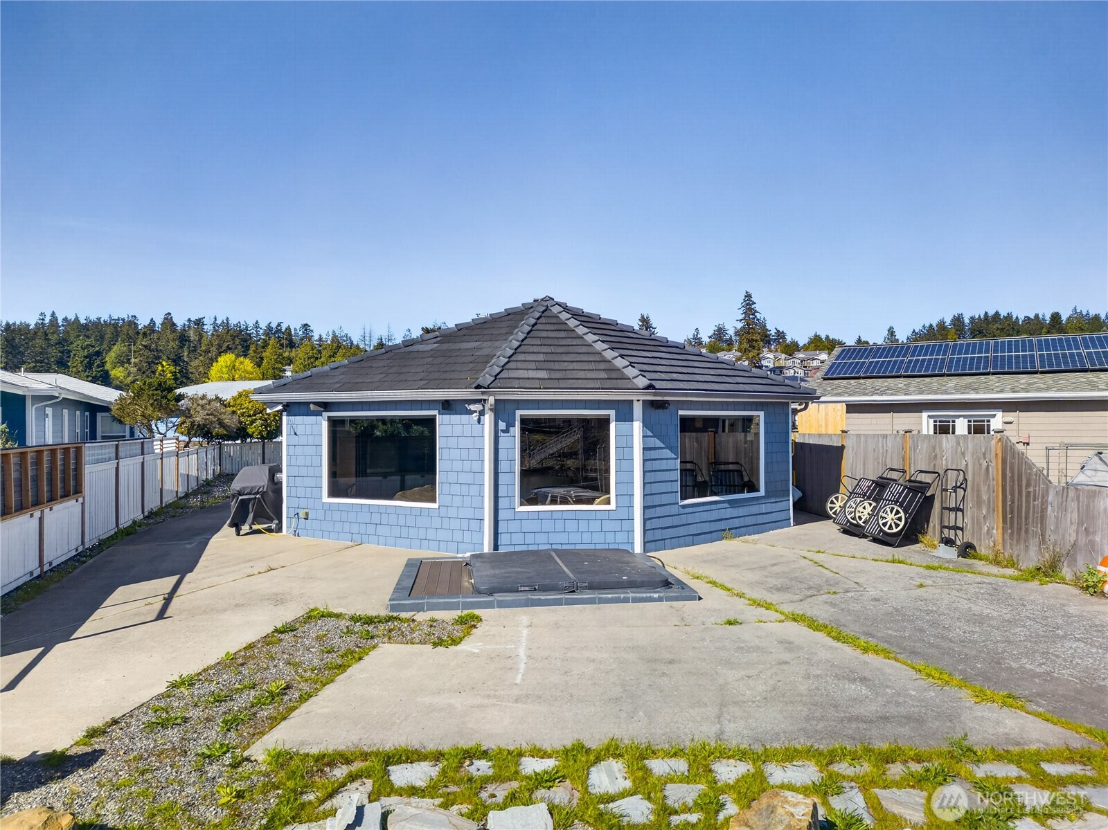 Anacortes, Washington, 98221, United States, 3 Bedrooms Bedrooms, ,3 BathroomsBathrooms,Residential,Active,2037569
