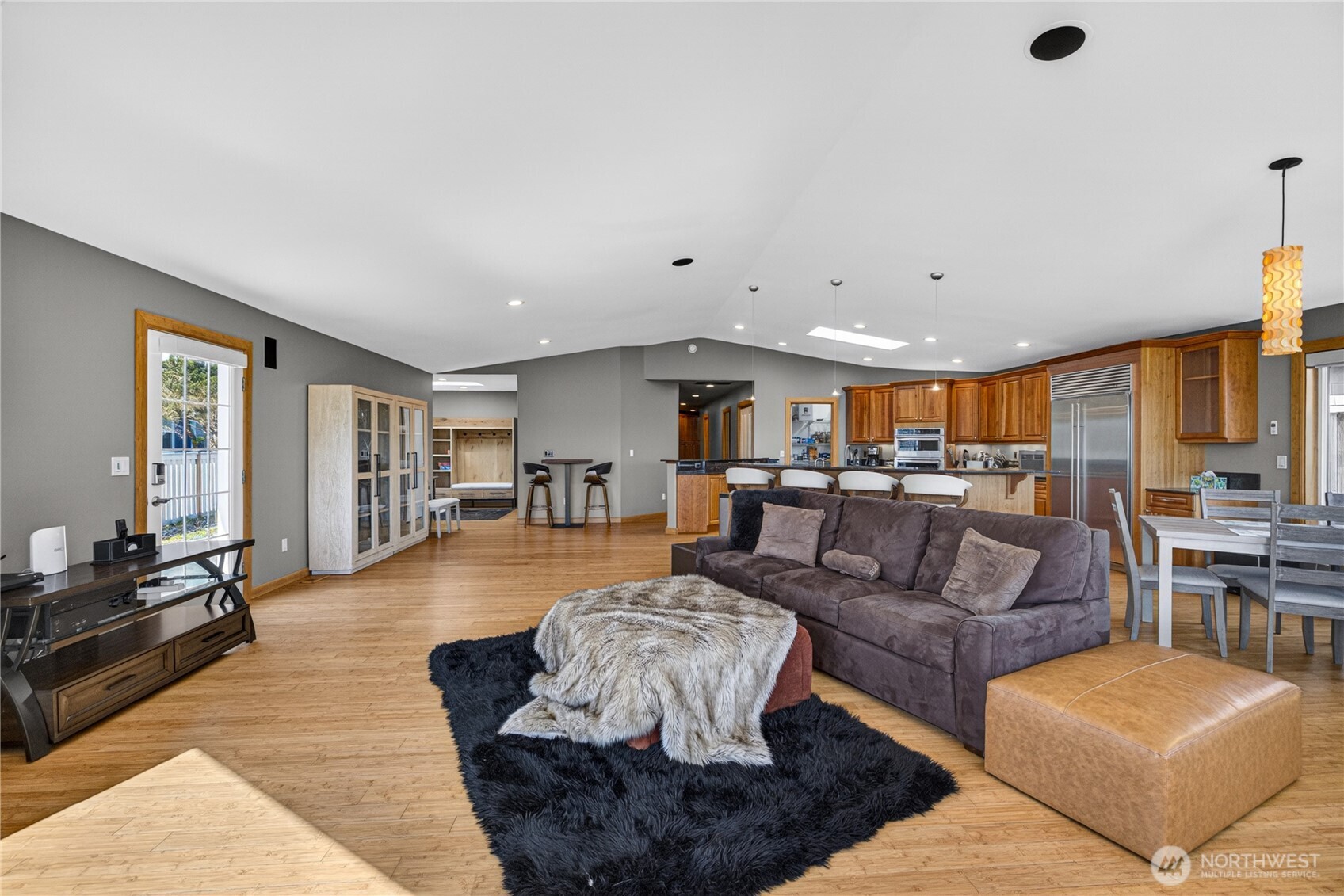 Anacortes, Washington, 98221, United States, 3 Bedrooms Bedrooms, ,3 BathroomsBathrooms,Residential,Active,2037569