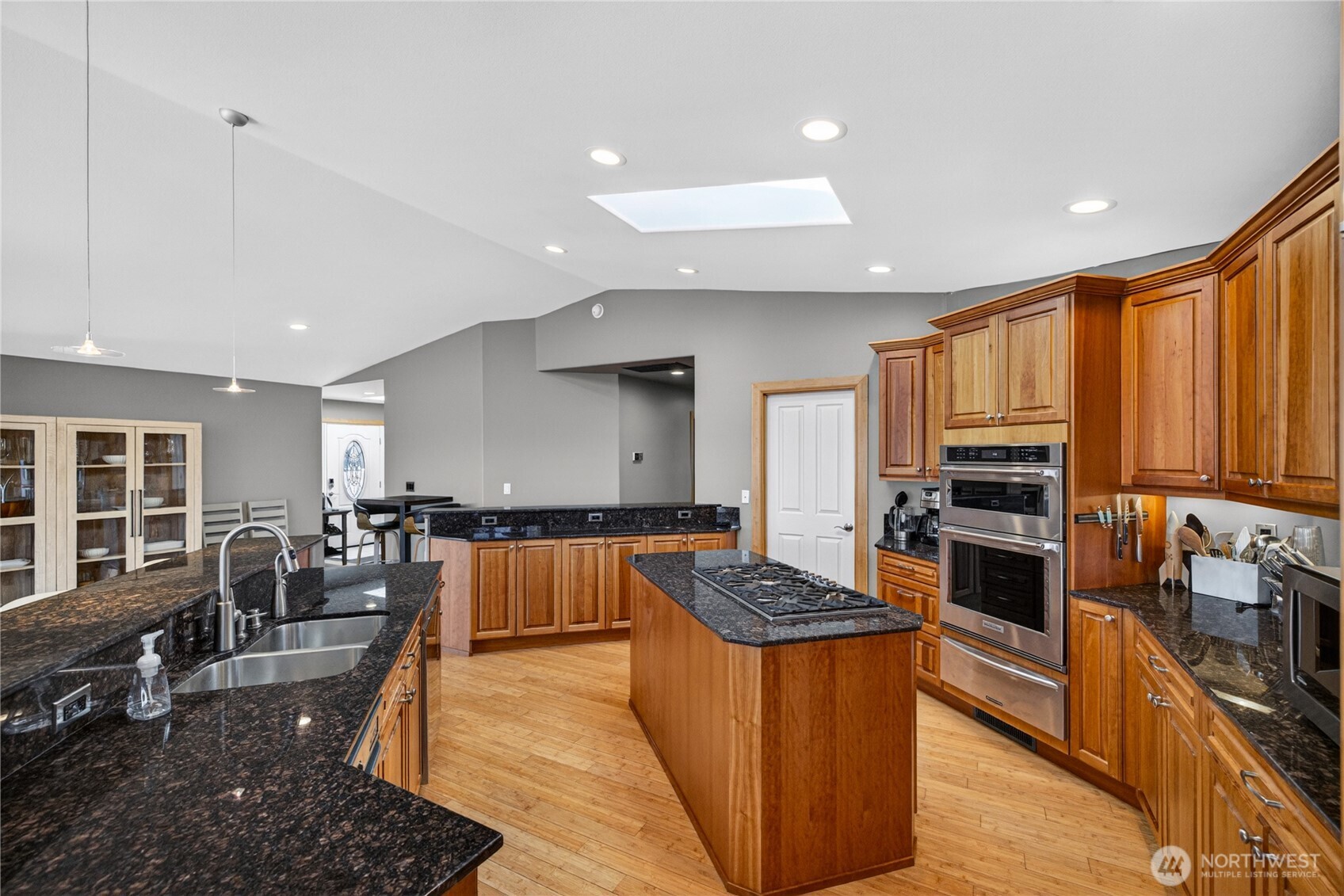 Anacortes, Washington, 98221, United States, 3 Bedrooms Bedrooms, ,3 BathroomsBathrooms,Residential,Active,2037569