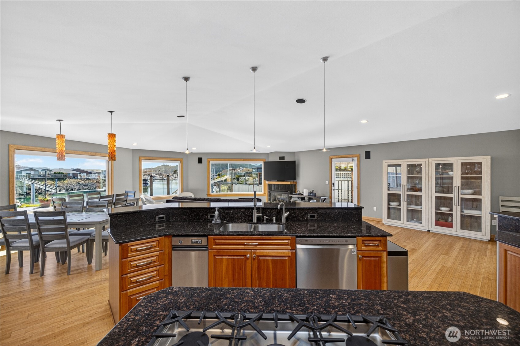 Anacortes, Washington, 98221, United States, 3 Bedrooms Bedrooms, ,3 BathroomsBathrooms,Residential,Active,2037569