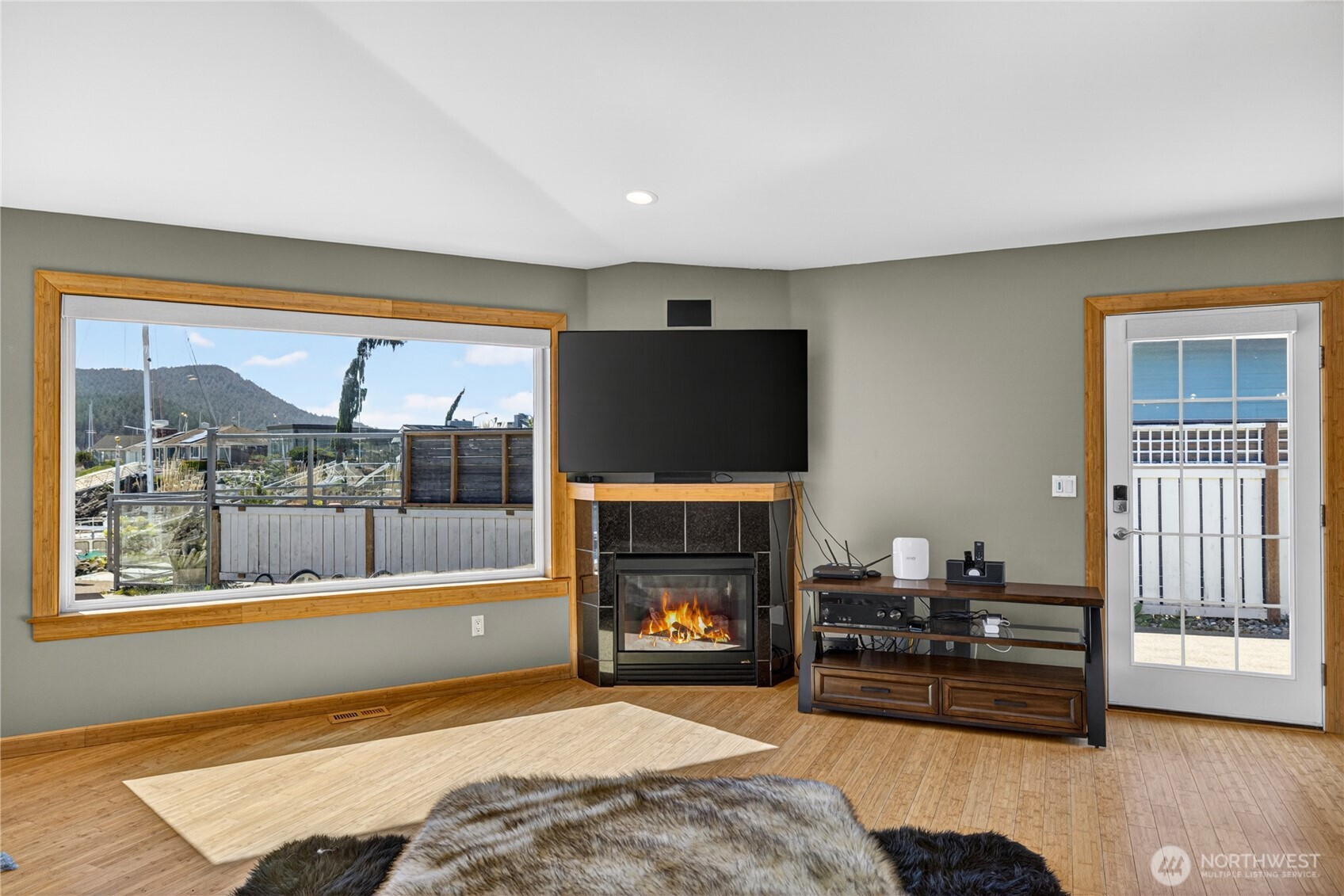 Anacortes, Washington, 98221, United States, 3 Bedrooms Bedrooms, ,3 BathroomsBathrooms,Residential,Active,2037569
