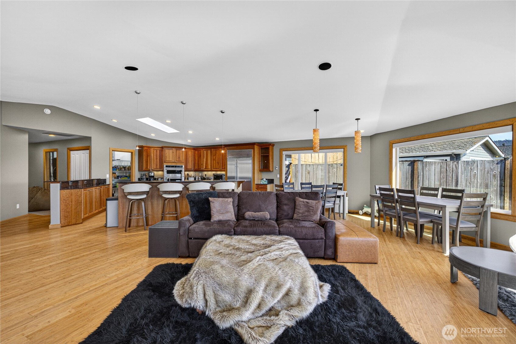 Anacortes, Washington, 98221, United States, 3 Bedrooms Bedrooms, ,3 BathroomsBathrooms,Residential,Active,2037569