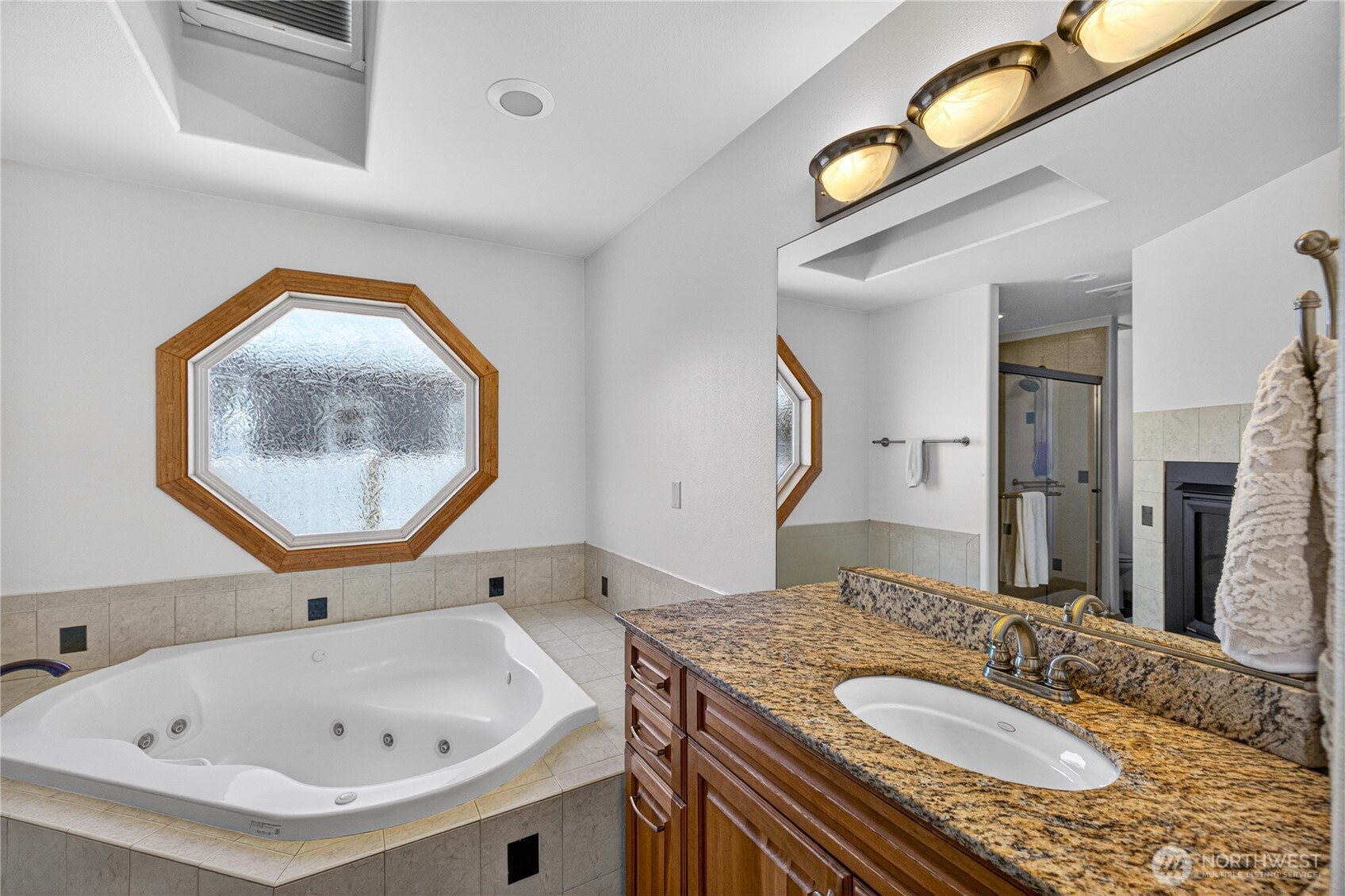 Anacortes, Washington, 98221, United States, 3 Bedrooms Bedrooms, ,3 BathroomsBathrooms,Residential,Active,2037569