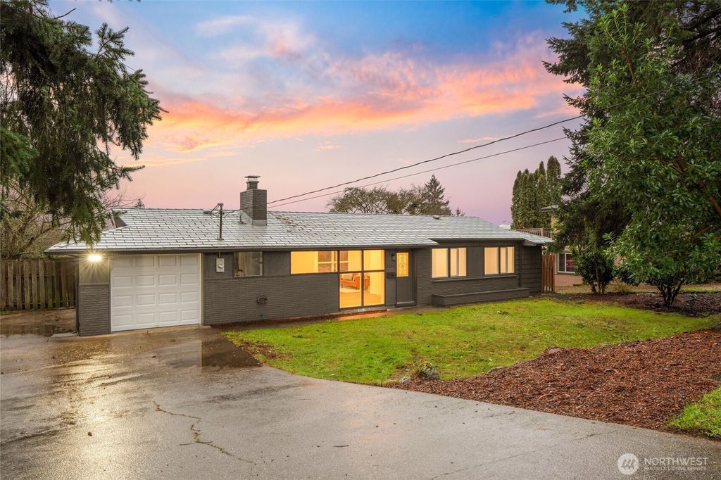 Photo of 2220 Trenton Avenue, Bremerton, WA 98310 (MLS # 2461436)