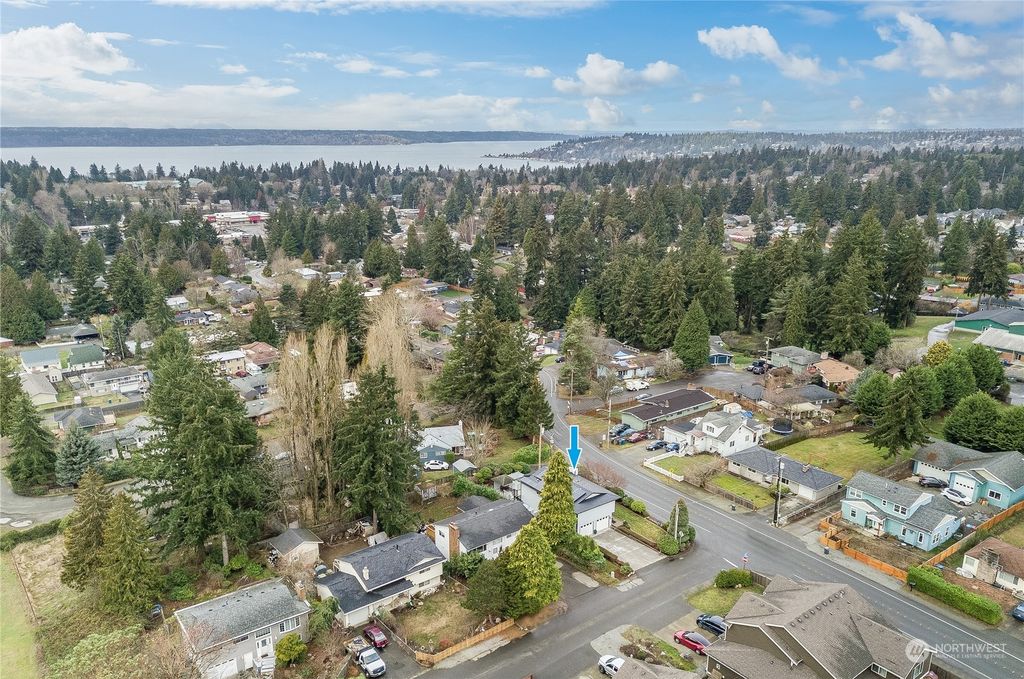 Photo of 515 S 200th Street, Des Moines, WA 98198 (MLS # 2027793)