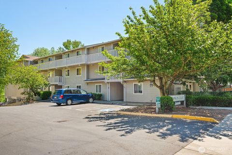 18200 73rd Avenue NE B205 Kenmore WA 98028