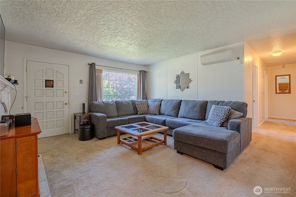 Photo of 8605 NW 9th Avenue, Vancouver, WA 98665 (MLS # 2577128)