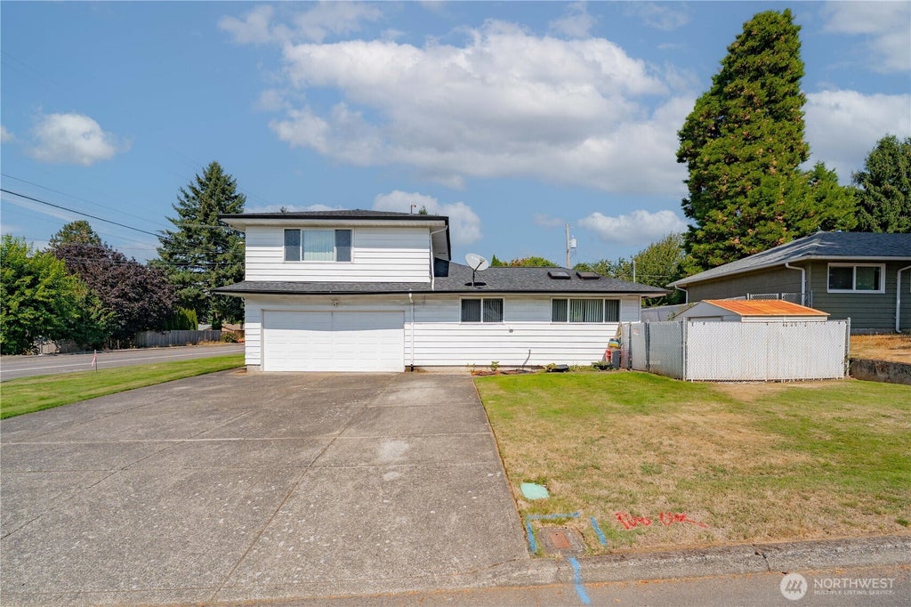 Photo of 8605 NW 9th Avenue, Vancouver, WA 98665 (MLS # 2577128)