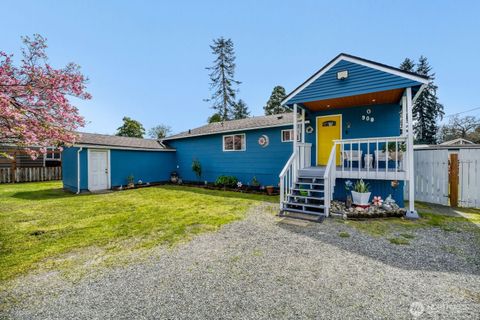 Photo of 908 9th Street NE, Auburn, WA 98002 (MLS # 2513318)