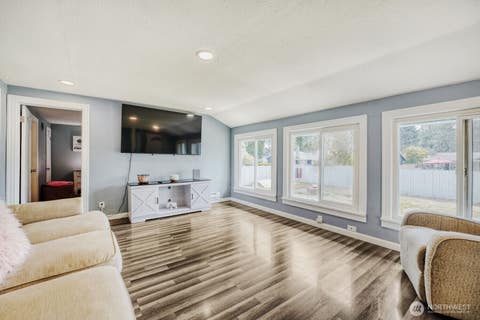 Photo of 908 9th Street NE, Auburn, WA 98002 (MLS # 2513318)