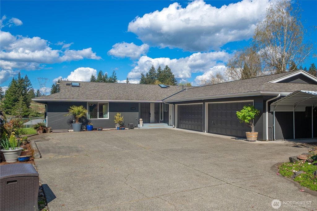 Photo of 17219 33rd Street Ct E, Lake Tapps, WA 98391 (MLS # 2509295)