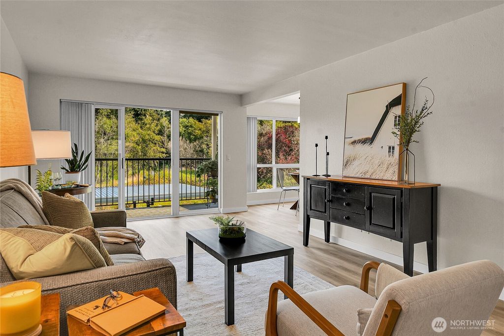 Photo of 12701 NE 9th Place #D206, Bellevue, WA 98005 (MLS # 2426078)